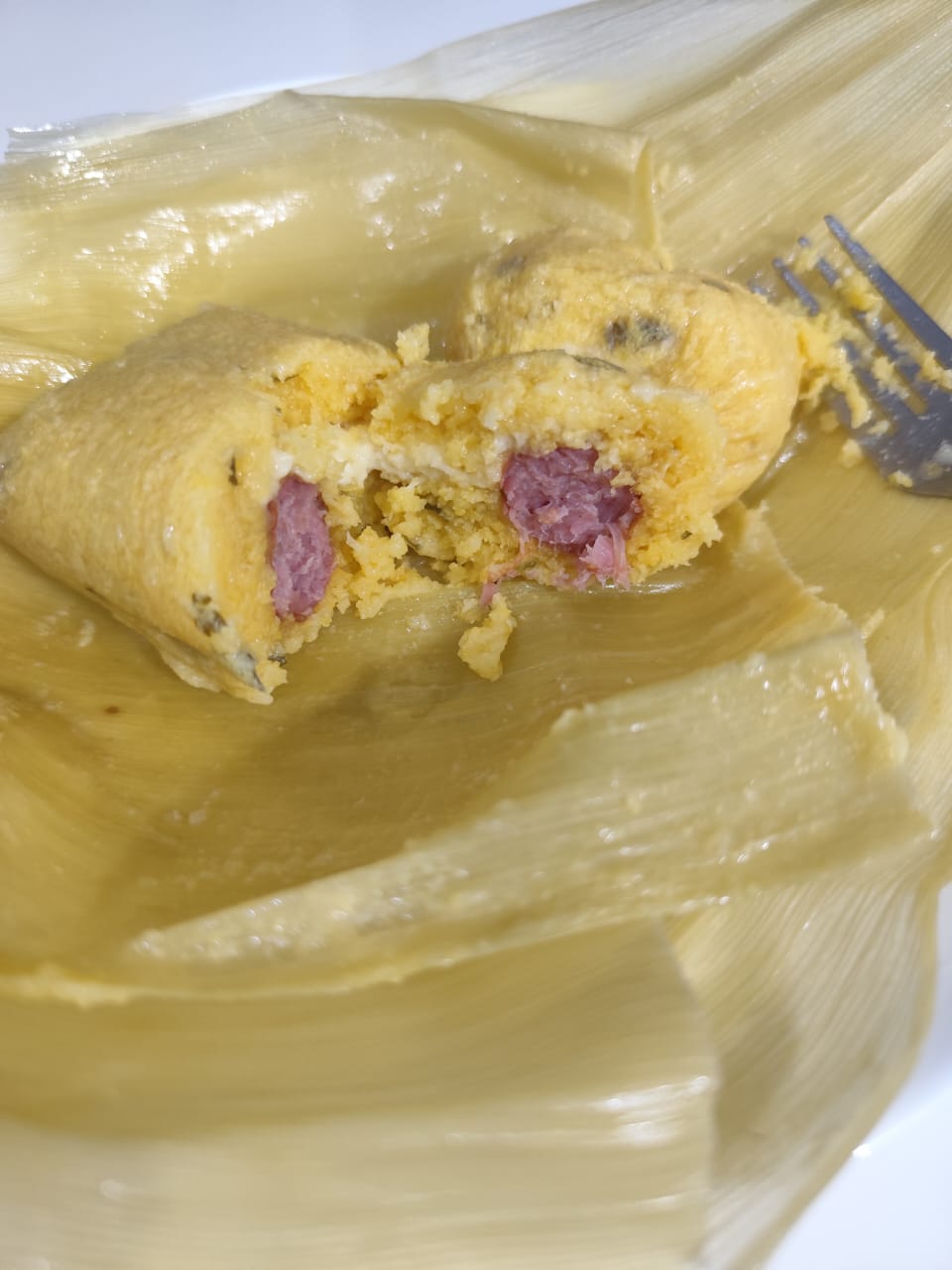 Pamonha de Sal com Queijo e Linguiça Toscana